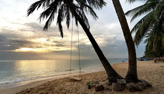 ahangama Palm Tree Swing, Sri Lanka