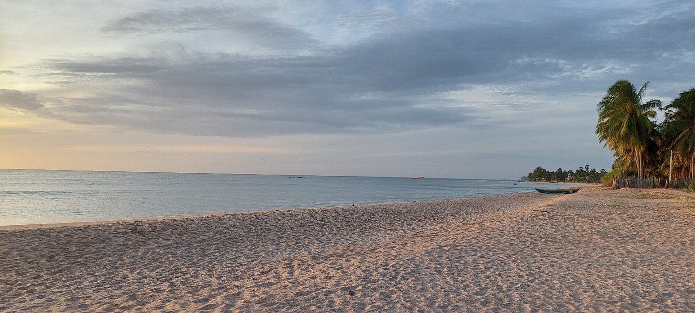 uppuveli beach
